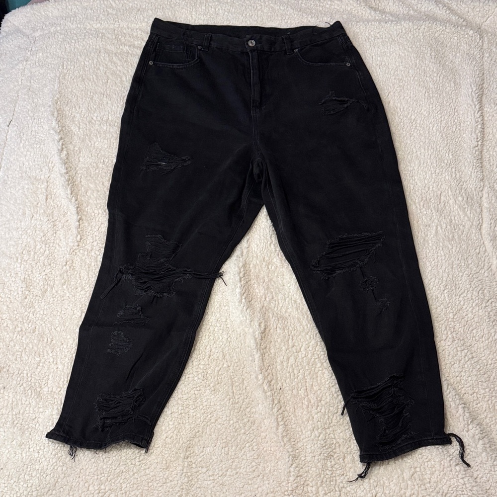 American Eagle Outfitters Black Distressed Boyfriend Jeans curvy mom jeans